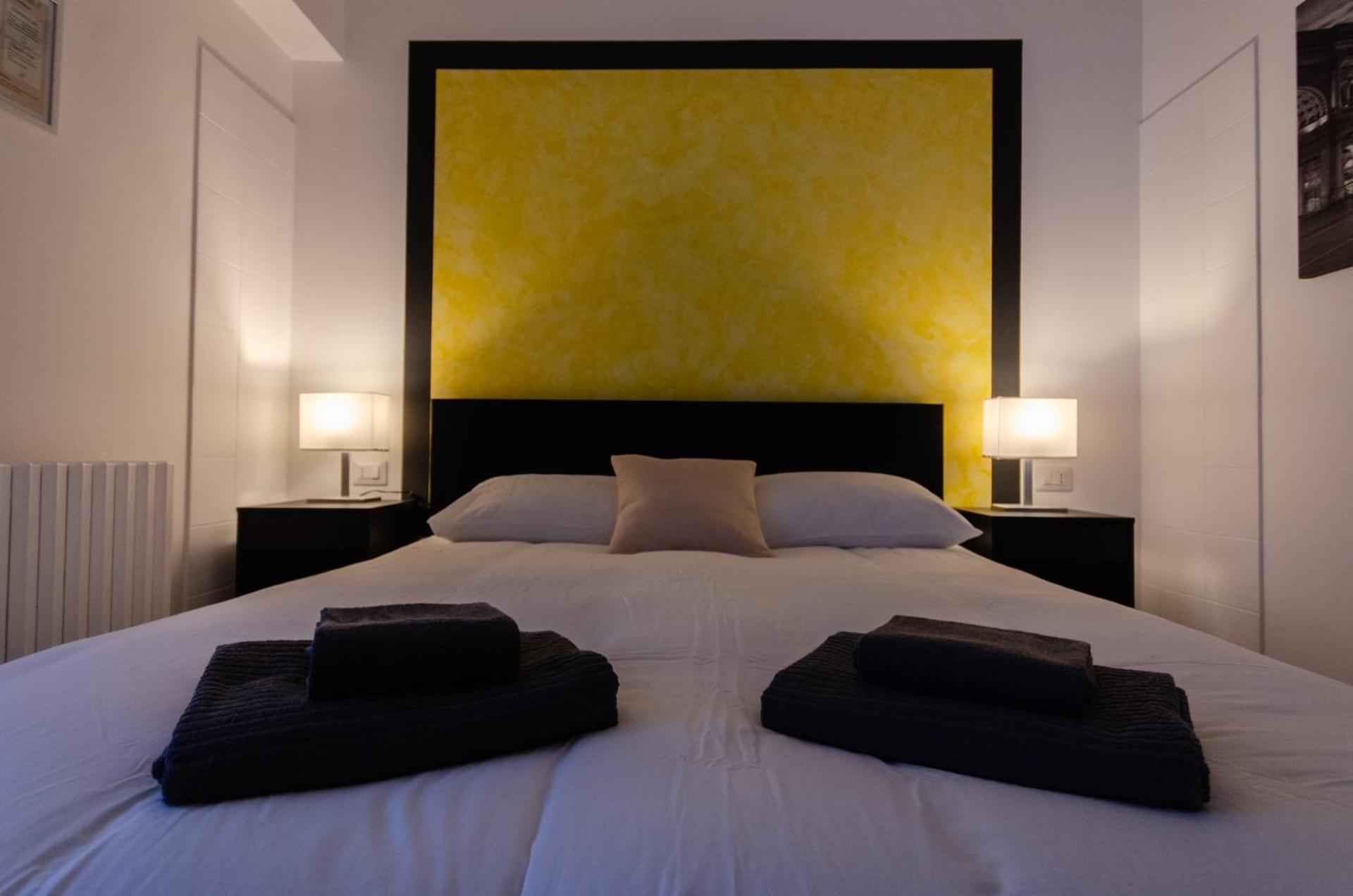 Yellow Room Milano Exteriör bild